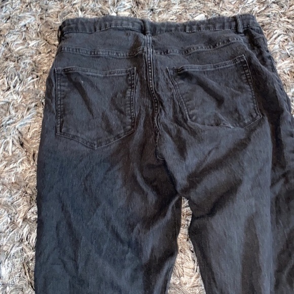 Super stretchy high waisted H&M jeans size 10. - Picture 3 of 3